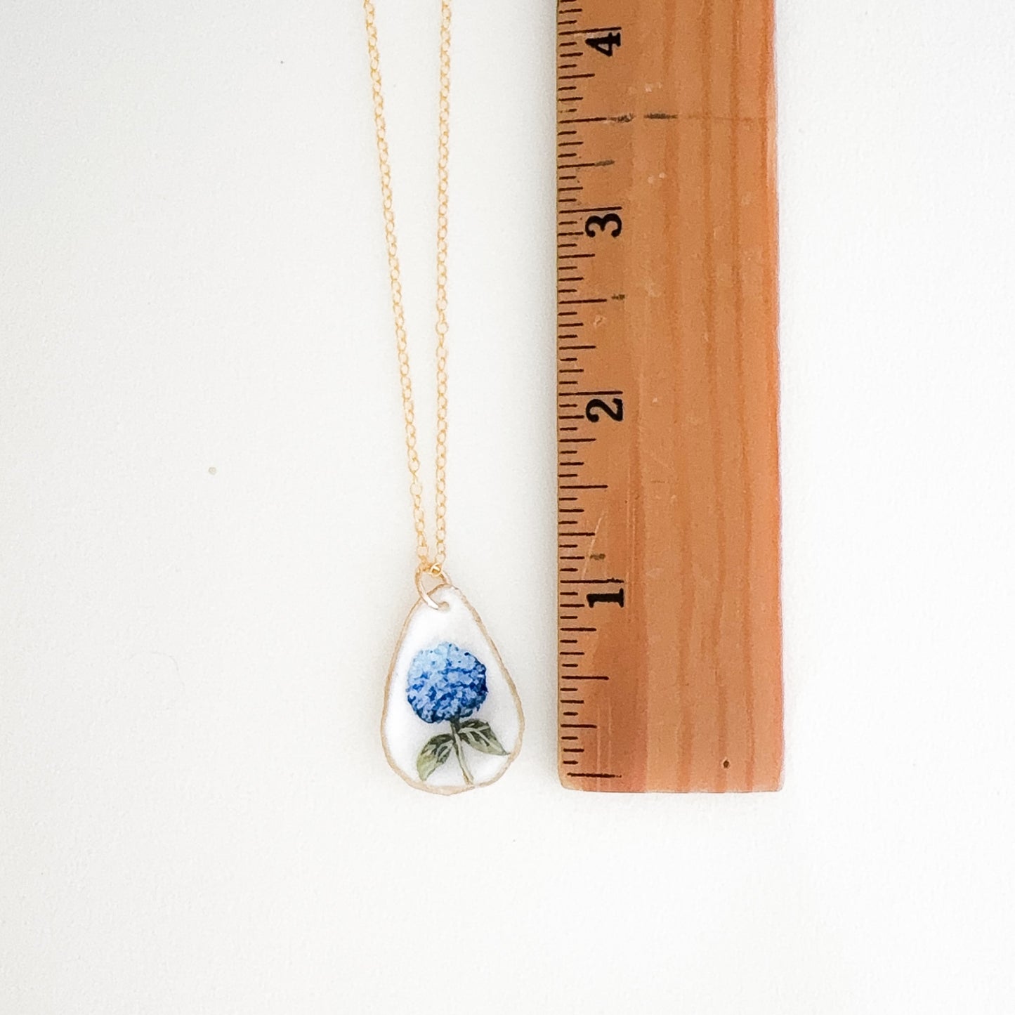 Coastal Hydrangea Oyster Necklace