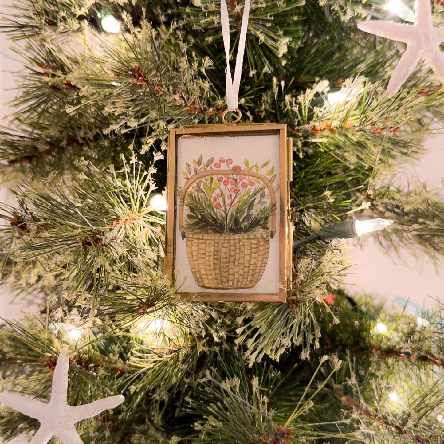 Nantucket Holiday Basket Ornament