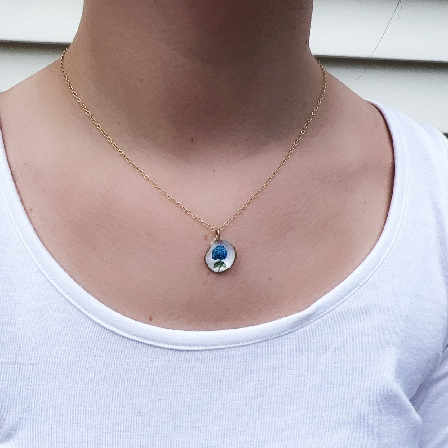 One‑of‑a‑Kind Hand‑Painted Oyster Shell Necklace – Hydrangea Motif